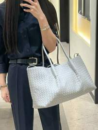 Picture of Bottega Veneta Handbags _SKUfw214205276fw